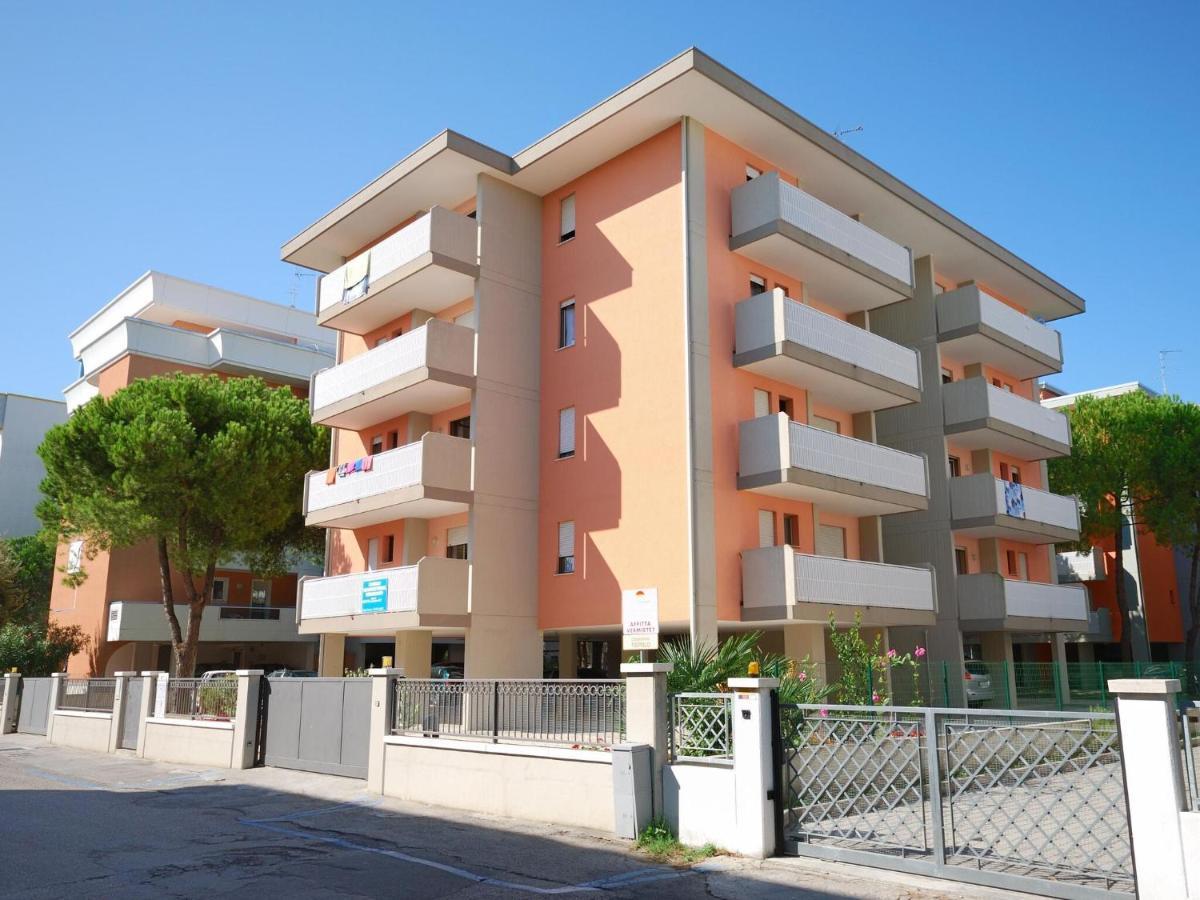 Apartment In Bibione Near Sea Beach Exterior foto